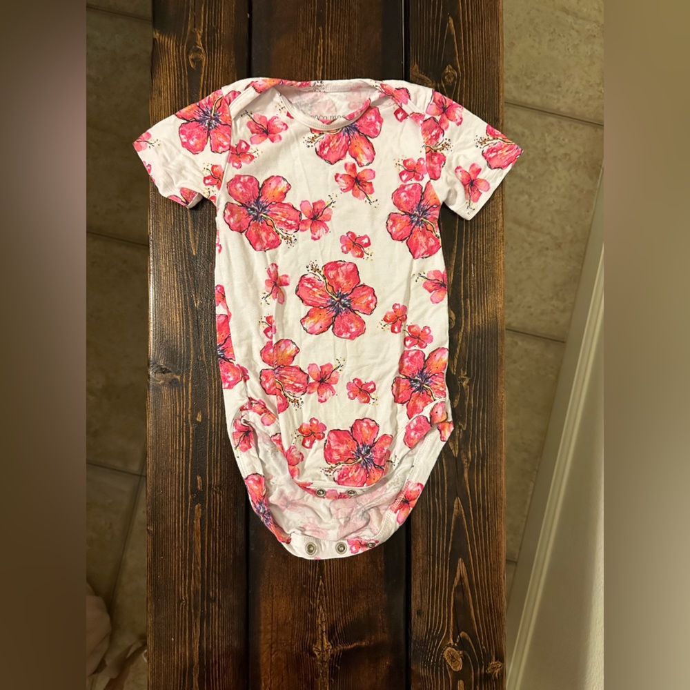 Coco Moon Hawaii plumeria onesie 6-12 month
